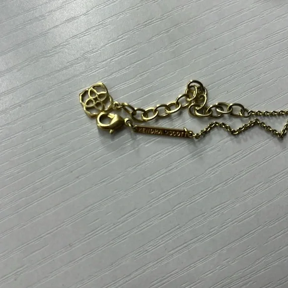 Kendra Scott Elisa necklace - Picture 2 of 2